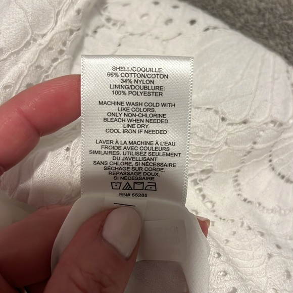 Adorable express one shoulder top in white. Size xs, only worn a few times - Picture 4 of 4